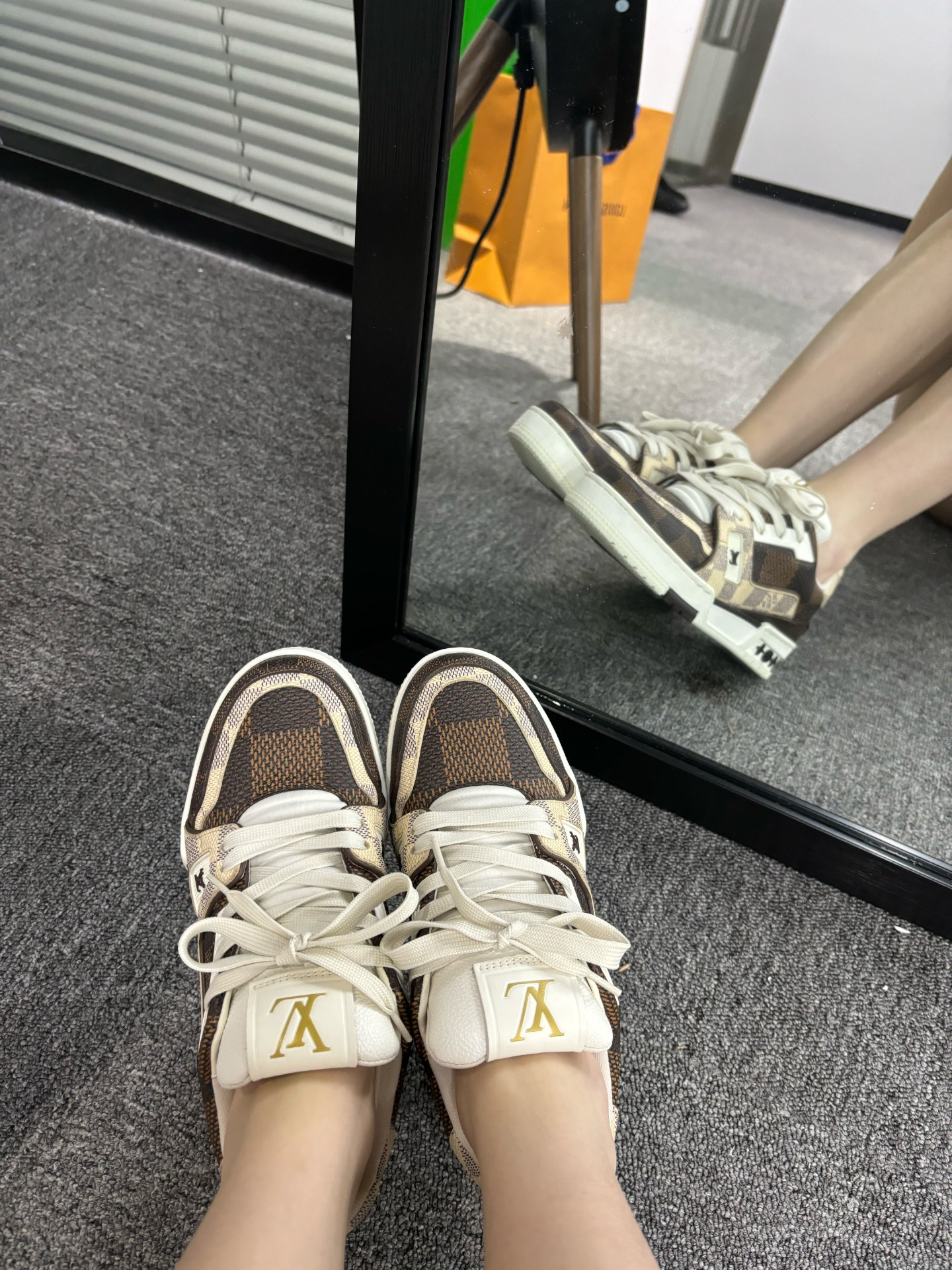 루이비통 LV 트레이너 스니커즈 다미에 에벤 1AAST3 photo review