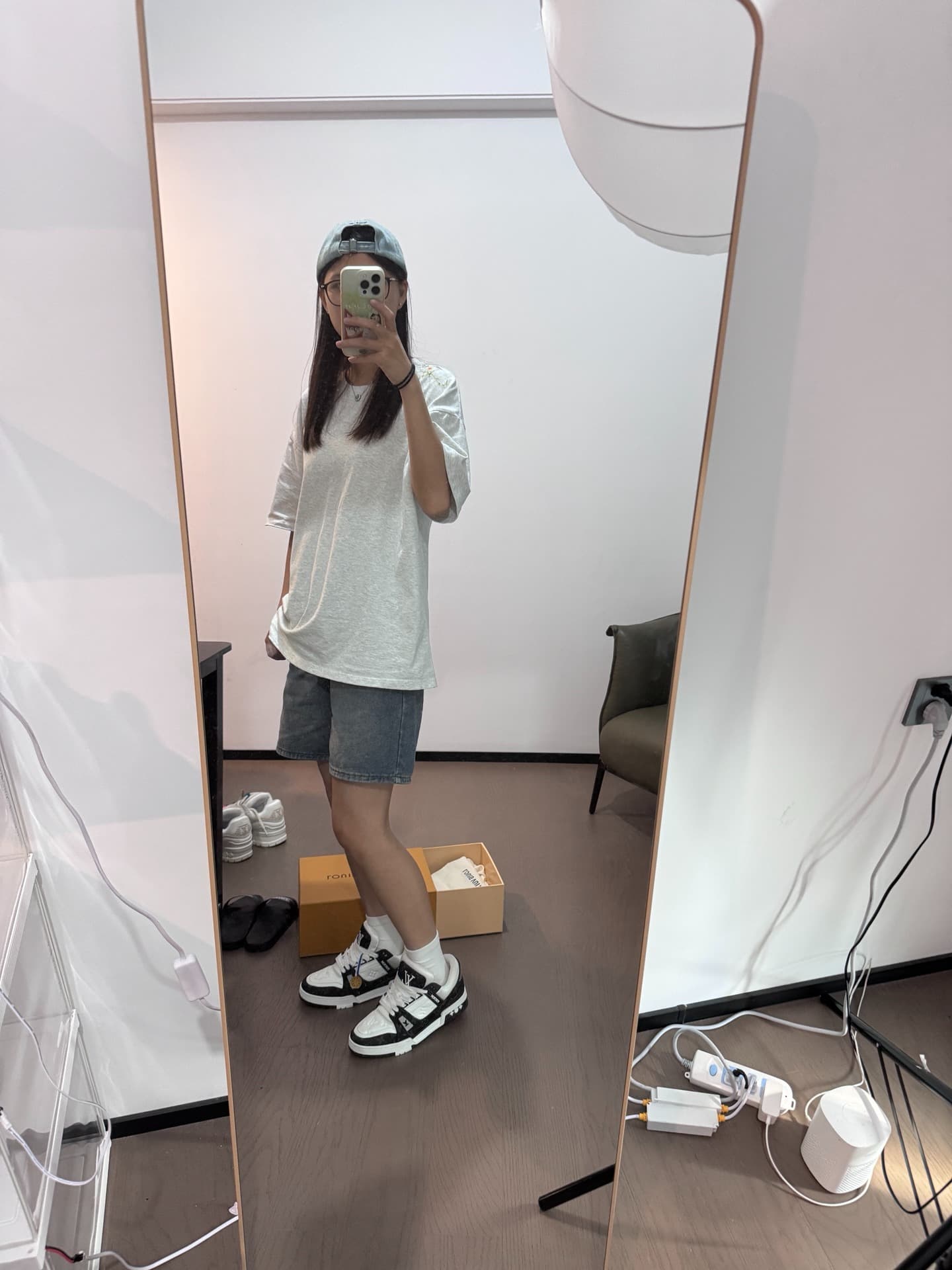 루이비통 트레이너 화이트 블랙 1A9JG9 photo review